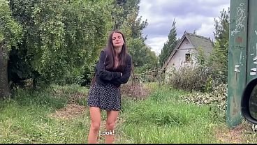 عشيق أسود يضاجع الزوجة بينما الزوج موجود في الجوار  | فيديو إباحي